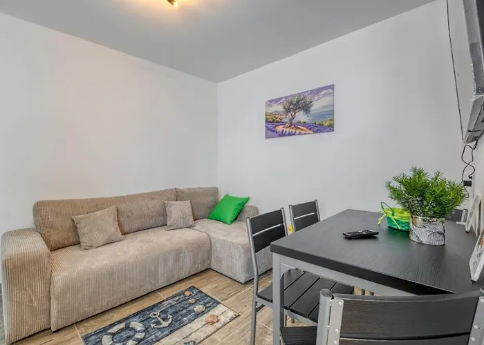 Appartamento With Parking Space Bonic, Losinj - 23056