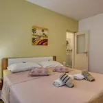 Apartament With Parking Space Bonic, Losinj - 23056