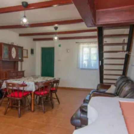 Appartamento With Parking Space Bonic, Losinj - 23056