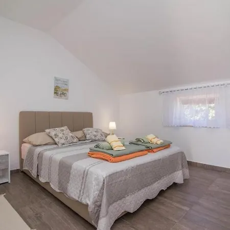 Apartament With Parking Space Bonic, Losinj - 23056
