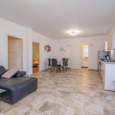 Apartament With Parking Space Bonic, Losinj - 23056 Veli Lošinj