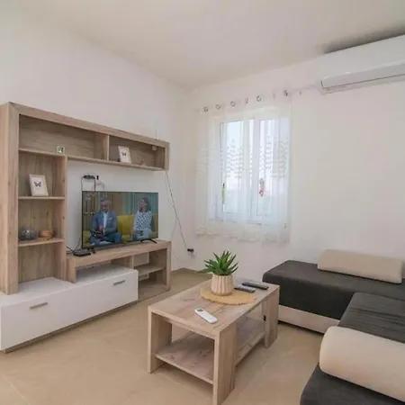 Apartament With Parking Space Bonic, Losinj - 23056